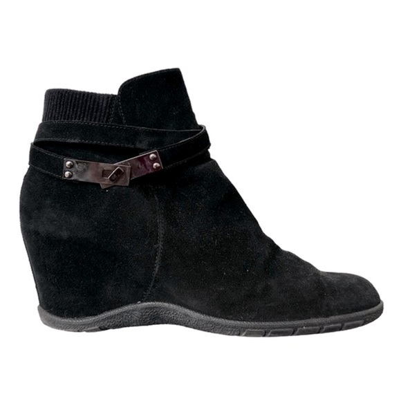 Aquatalia Love Booties Slimline Sexy Black Suede Wedge Belted Ankle Boot Size 11 - Picture 1 of 6